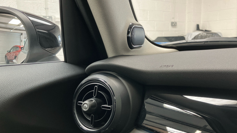 MINI Hatchback 1.5 Cooper Classic 5dr Auto Petrol Hatchback